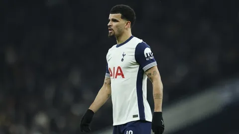 2025世俱杯决赛：皇家马德里5-3利雅得新月，马德里锋线独占鳌头，新月虽败犹荣！